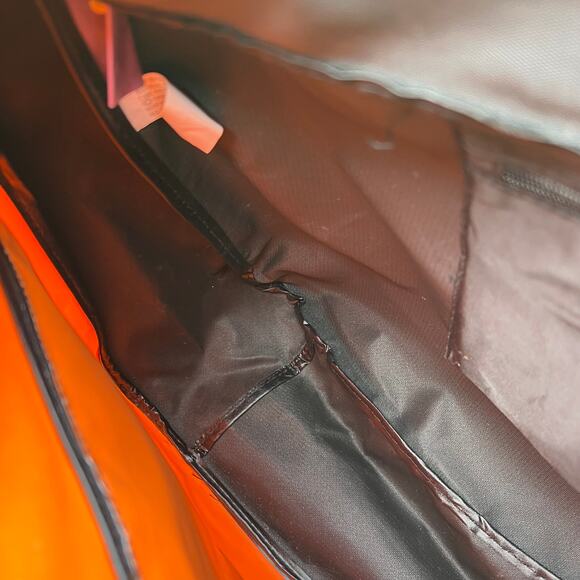 Disney Winnie the Pooh Lounging Lying Down Pooh Messenger Bag As-Is - Picture 10 of 11